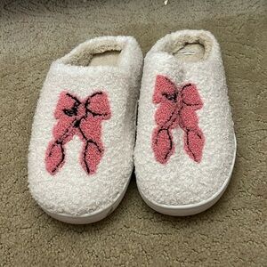 Pink bow slippers